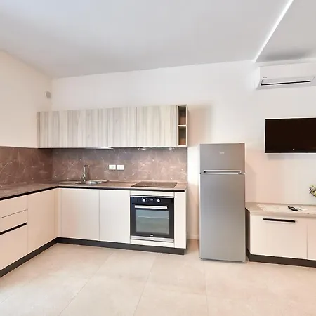 Apartmentsgarda - Residenza Monte Baldo - Garda (Verona)